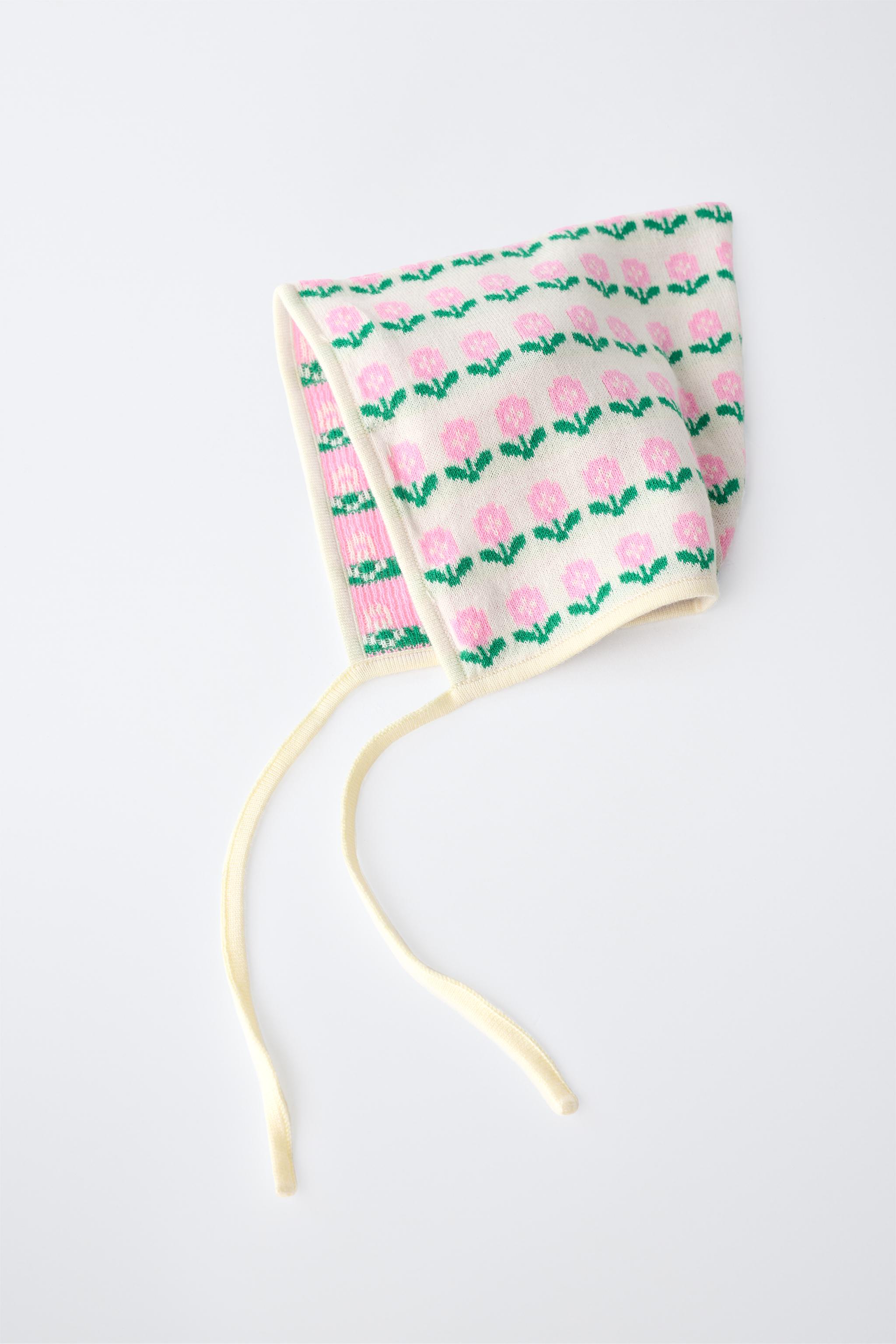 BONNET EN MAILLE JACQUARD À FLEURS